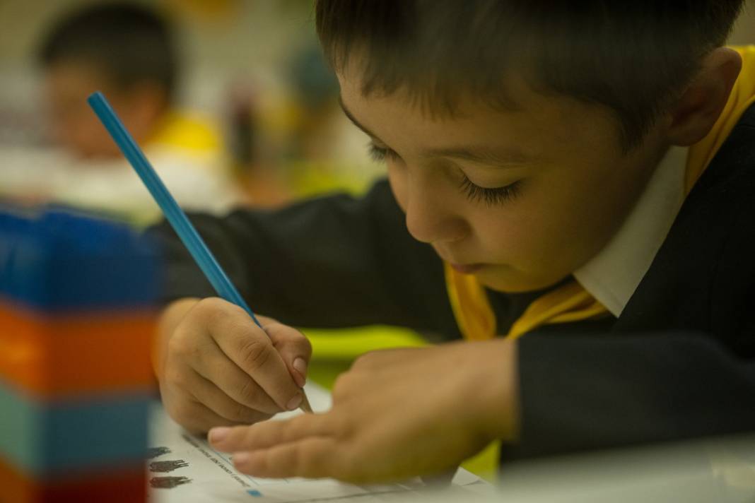 Füze saldırılarının gölgesinde yeni eğitim yılı: Ukrayna'da ilk ders zili metroda çaldı 23